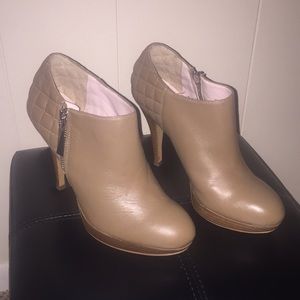 Vince Camuto Tan Booties Size 7